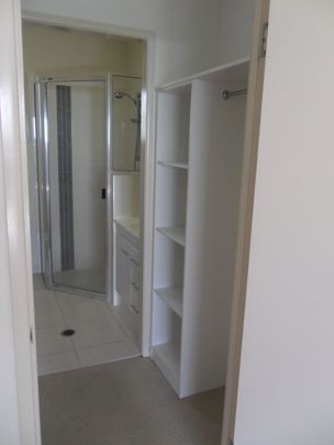 Spacious 4-Bedroom Family Home Near the Beach! - Photo 1