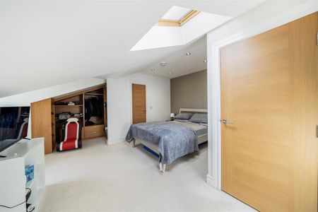 2 bedroom apartment - Photo 5