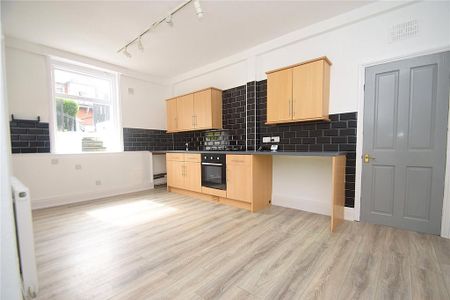 3 bedroom apartment to rent - Photo 4