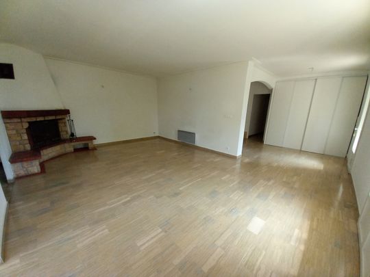 Location Appartement 5 pièces 108m² LA BOUILLADISSE 13720 - Photo 1