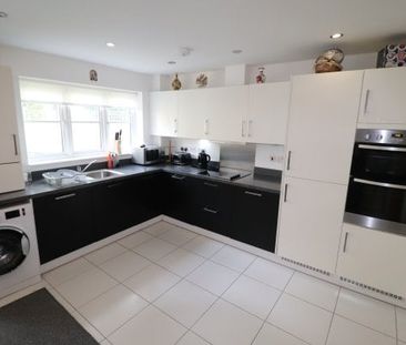 KENSINGTON WAY - BRENTWOOD, Property for rent - Photo 3