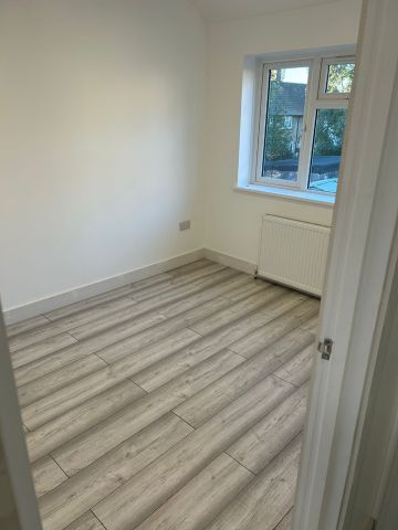 3 Bed End Terrace, Bournbrook Road, SE3 - Photo 3