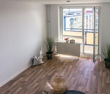Direkt am Rosenhof gelegene 1-Raum-Wohnung mit Balkon - Photo 1