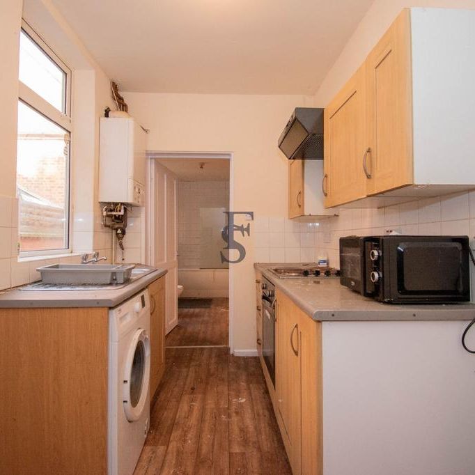 3 bedroom terraced house to rent - Photo 1