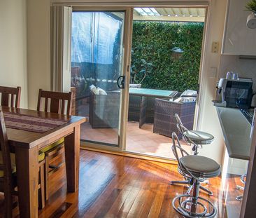 EFFORTLESS LIVING LOCATED IN THE HEART OF BAULKHAM HILLS - Photo 3