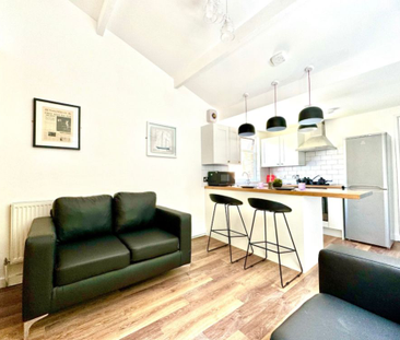 5 Bedroom - Photo 1 | Rentumo