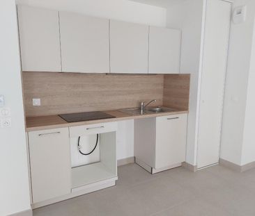 location Appartement T3 DE 63.71m² À MARTIGUES - Photo 2