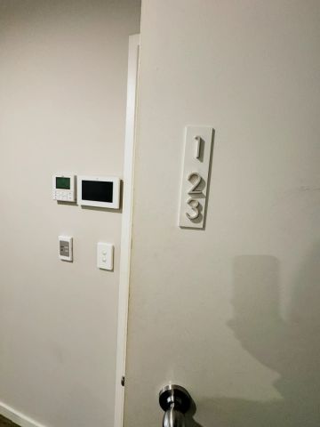 8 Sonny Leonard st, Sydney - Photo 5