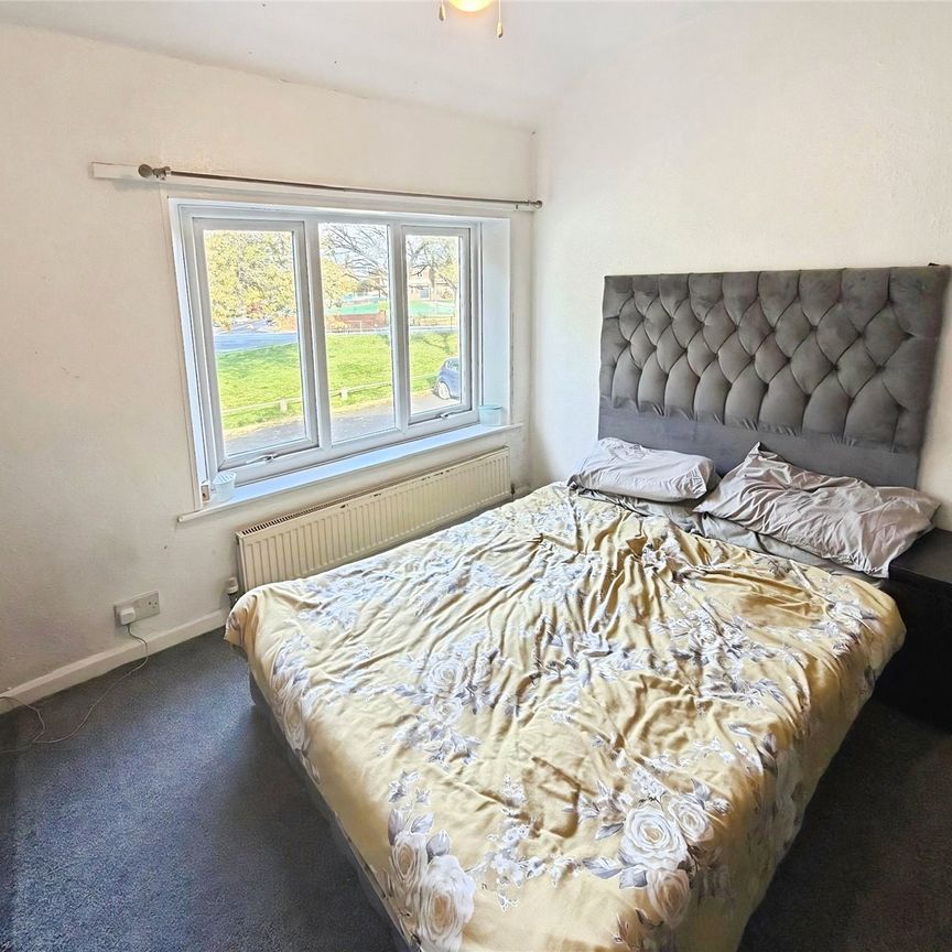 3 bedroom house to rent West End Crescent, Royston, S71 - Photo 1