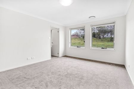 Modern & Sophisticated Home - Photo 3