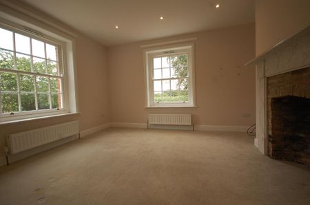 4 bedroom detached house to rent - Photo 3