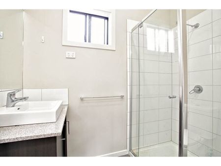 Amazing Townhouse! - Photo 3