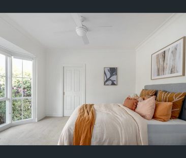 Stunning sun-drenched house in the heart of Deepdene - Photo 5