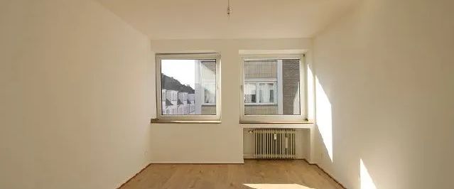 STUDENTEN AUFGEPASST! SCHICKES APARTMENT MIT NEUEM BAD AUF DER HOCHSTRASSE ZU MIETEN! - Foto 1