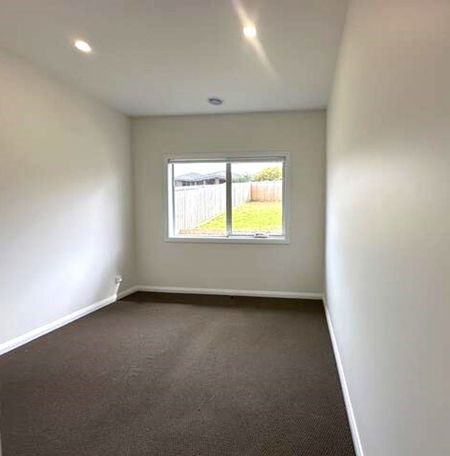 LARGE LUXURIOUS FAMILY HOME - Photo 5