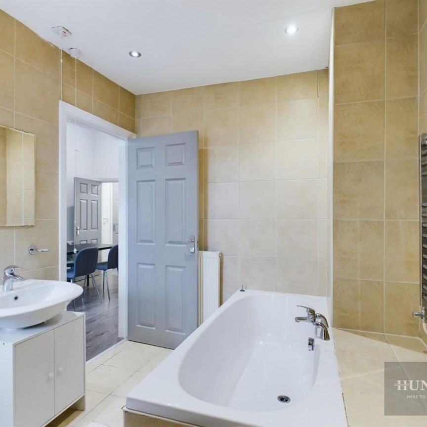 1 bedroom Flat To Let Total Size: 656 SQ FT - Photo 1