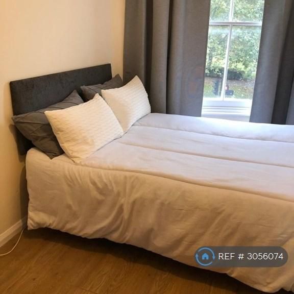 5 bedroom flat to rent - Photo 1