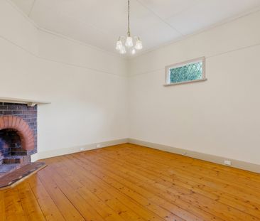 15 Narrak Road, Balwyn VIC 3103 - House For Rent | Domain - Photo 2