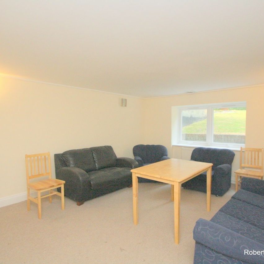 Crescent Road, N8 8AS, Crouch End - Photo 1