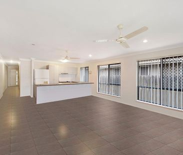 FAMILY HOME IN HANDY LOCATION - Photo 2