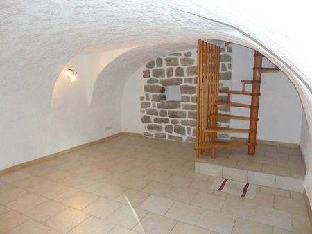 Location Maison 3 pièces 70m² LES VANS 07140 - Photo 2