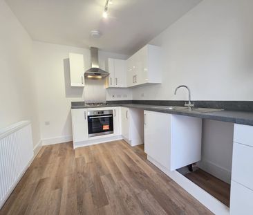 2 Bed Semi Detached House - Photo 5