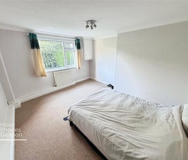 4 bedroom bungalow to rent - Photo 1