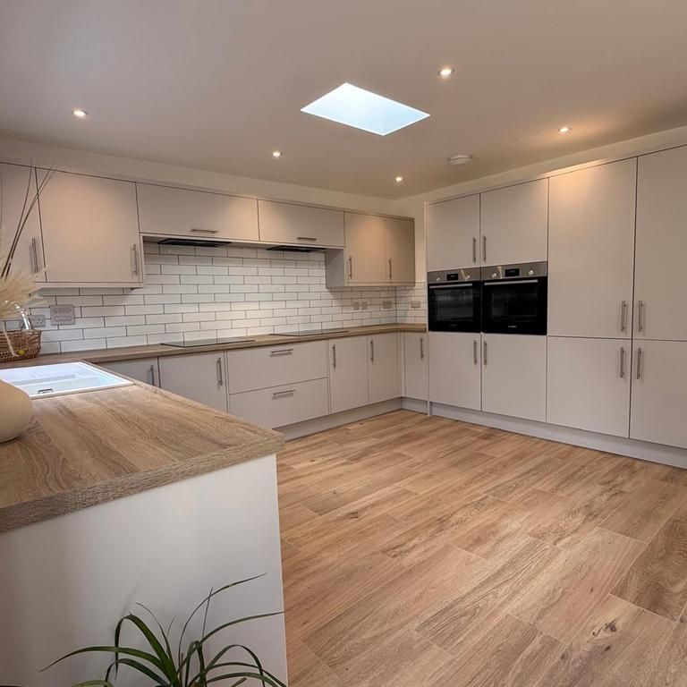 6 bedroom semi-detached house to rent - Photo 1