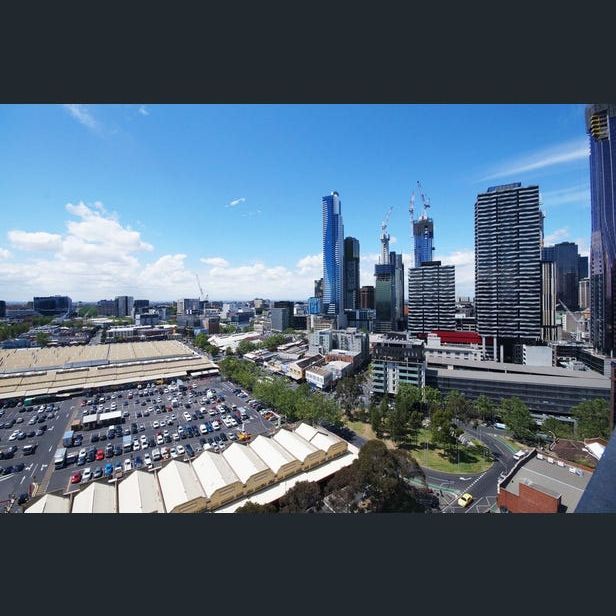 Living in the heart of Melbourne CBD - Photo 2