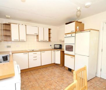 House of multiple occupation to rent - Photo 2
