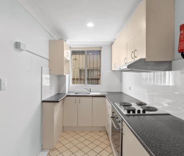 OVERSIZED APARTMENT AT 'ANNANDALE LODGE' - Photo 4