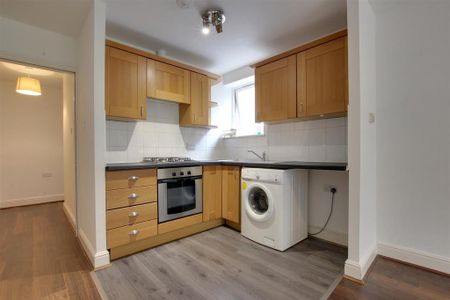 2 bedroom flat to rent - Photo 3