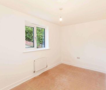 4 bedroom detached house to rent - Photo 5