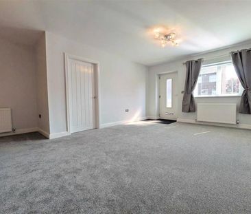 Buxton Lane, Stockport - Photo 2