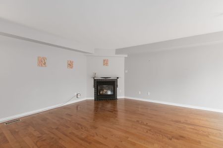 For Lease - 4 Thorburn Private, Lower Town - Sandy Hill, Ontario - Photo 2