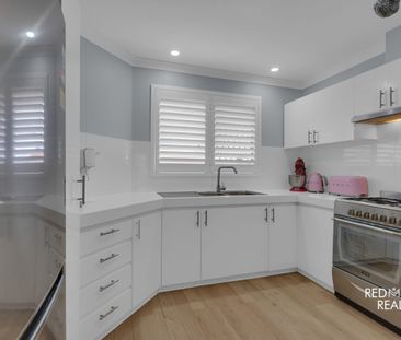 Beautifully Renovated Villa in Sought-After Palmyra! - Photo 6