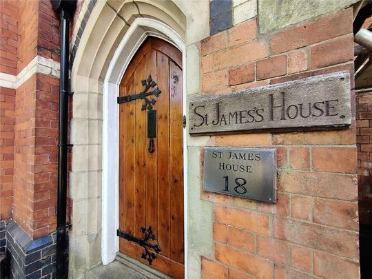 5 bedroom detached house to rent - Photo 1