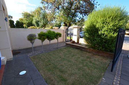 220 Childers Street - Photo 2