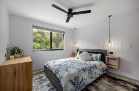 5 Lawrance Grove, - Photo 4