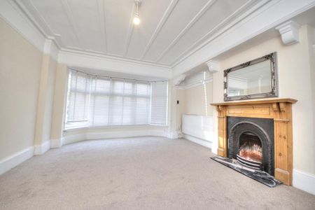 5 bedroom semi-detached house to rent - Photo 2