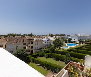 House in Estepona, Costa del Sol - Photo 1
