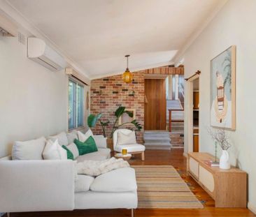 House by Nelson Bay CBD - Photo 2