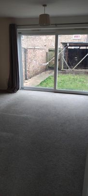 2 bedroom semi-detached house to rent - Photo 1