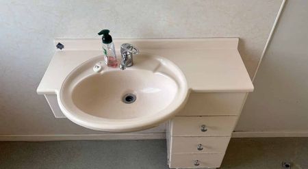 Charming 3BR Home with Courtyard & Deck - Photo 3