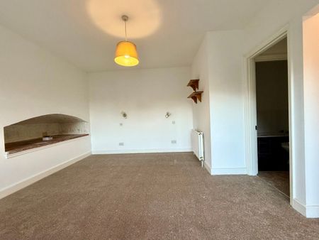 1 Bedroom Flat / Apartment - Bank Street, Bishops Waltham - Photo 3