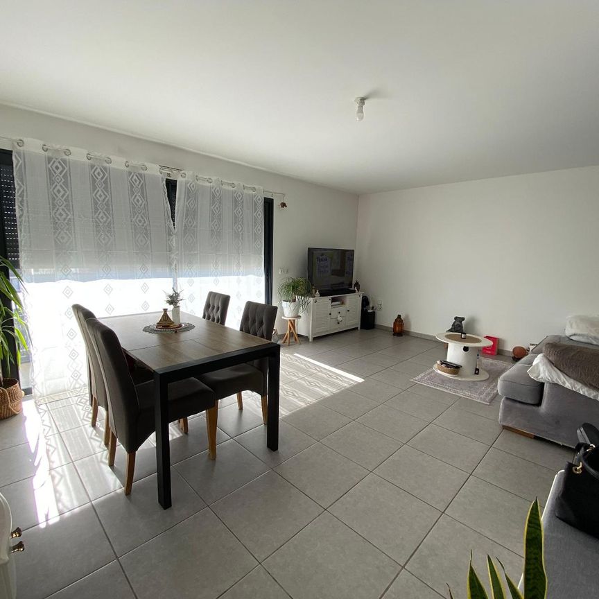 Location Appartement 2 pièces 51m² GUILHERAND GRANGES 07500 - Photo 1