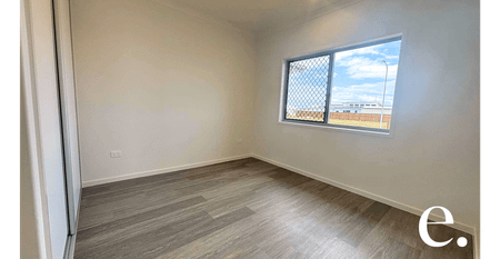 Brand-New Executive 4-Bedroom Home - Minutes from Innes Park Beaches - Photo 2