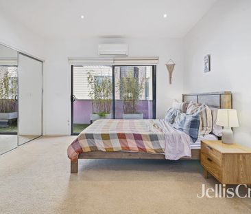 Double Storey Living in Prime Elsternwick Locale - Photo 2