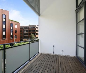 Loft Style Modern Apartment - Photo 1