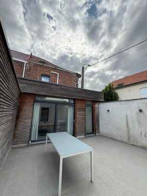 Woning te huur met 3 slpks en binnenkoer te Halle - Photo 1